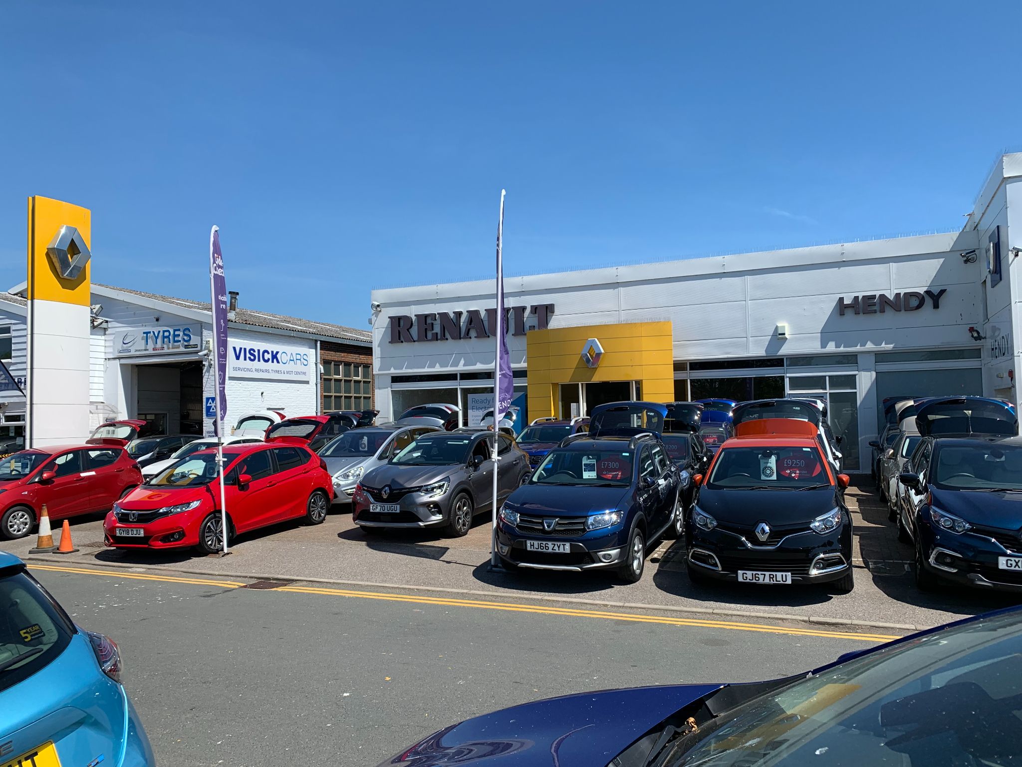 Hendy Renault Eastbourne Car dealership in Eastbourne AutoTrader